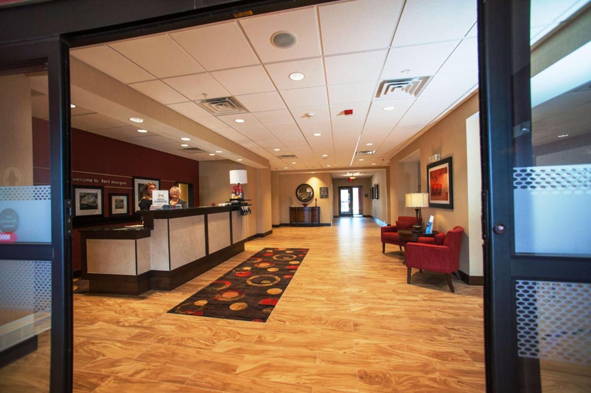 Hampton Inn By Hilton Форт Морган Екстериор снимка